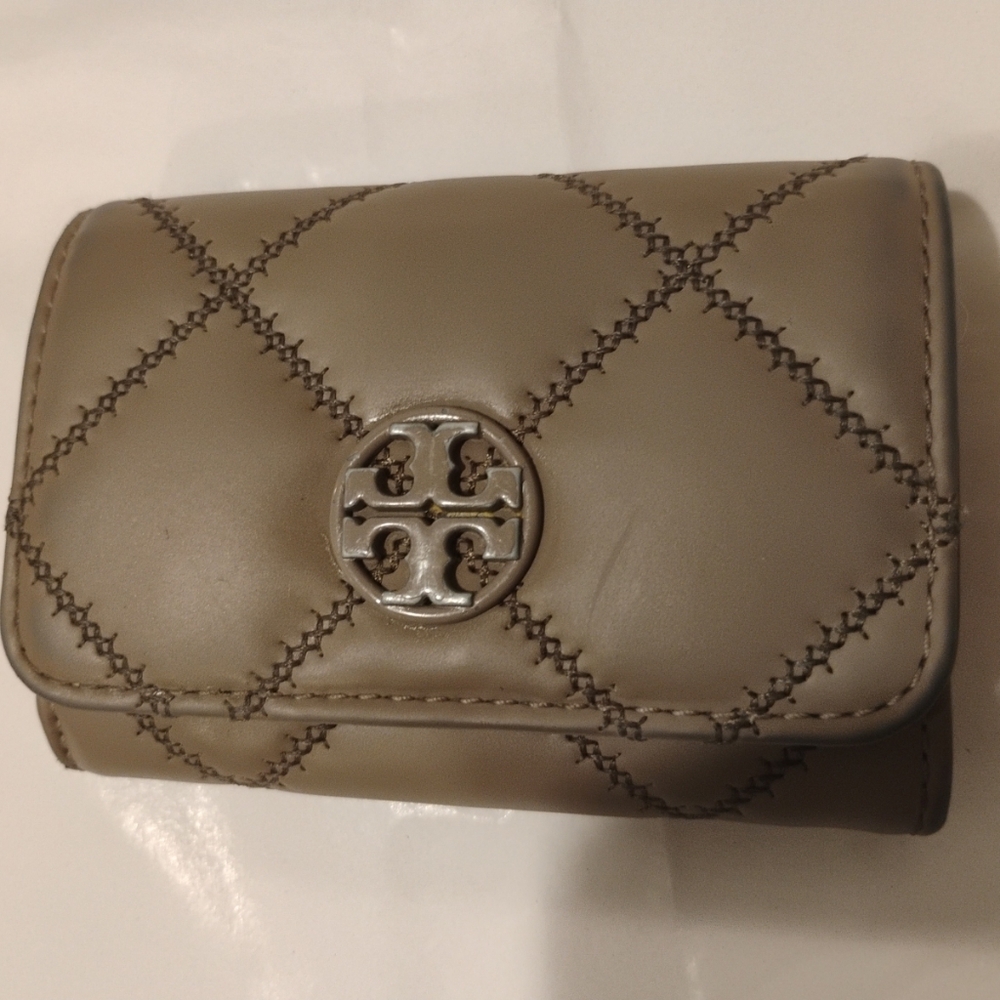 Tory Burch Willa Soft Quilt Leather Card Case Wallet In Light Grey